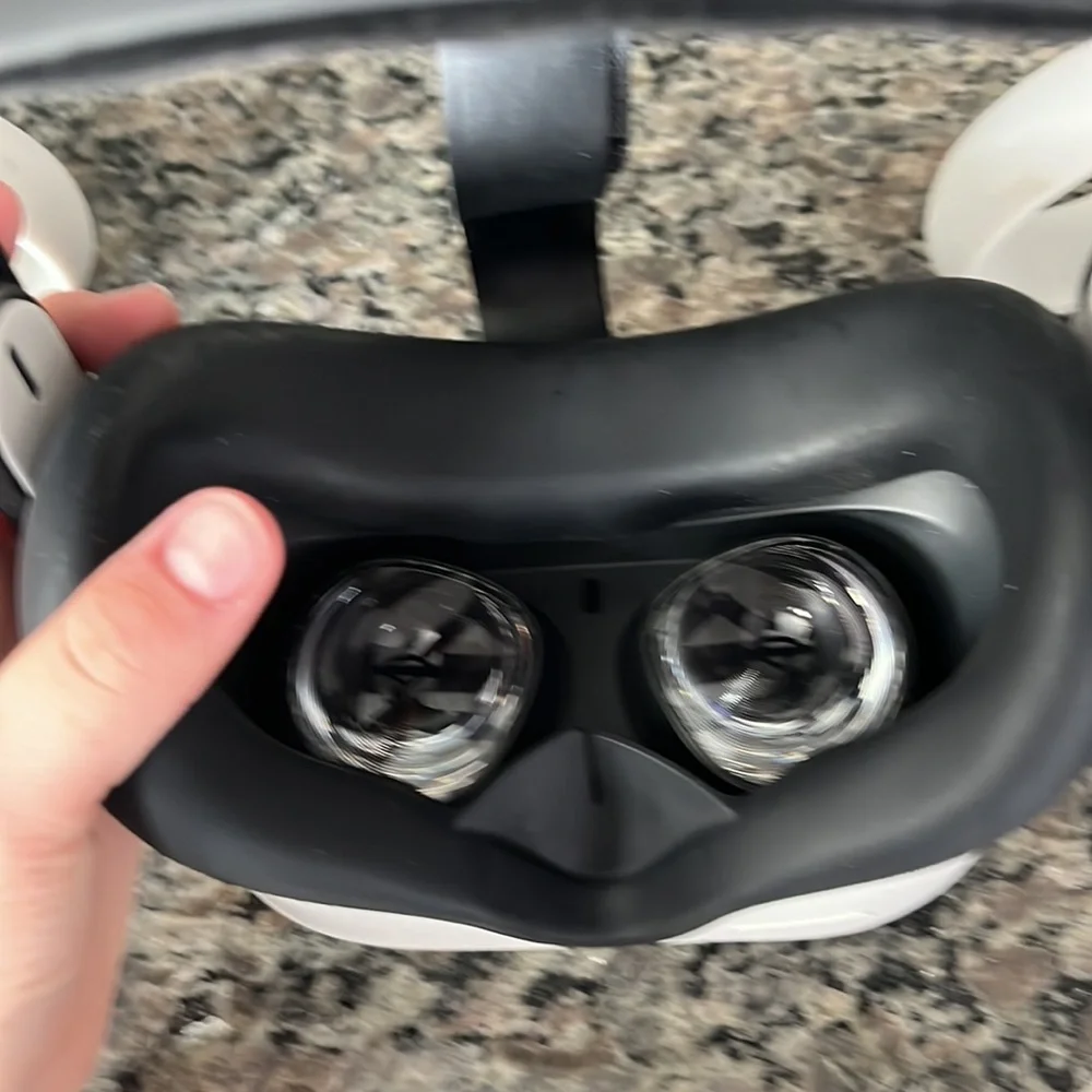 Oculus quest 2 64g, got some scratches and scrapes on controller but perfect